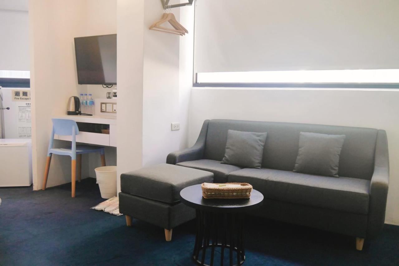 Time Flyer Hotel Тайджун Екстериор снимка