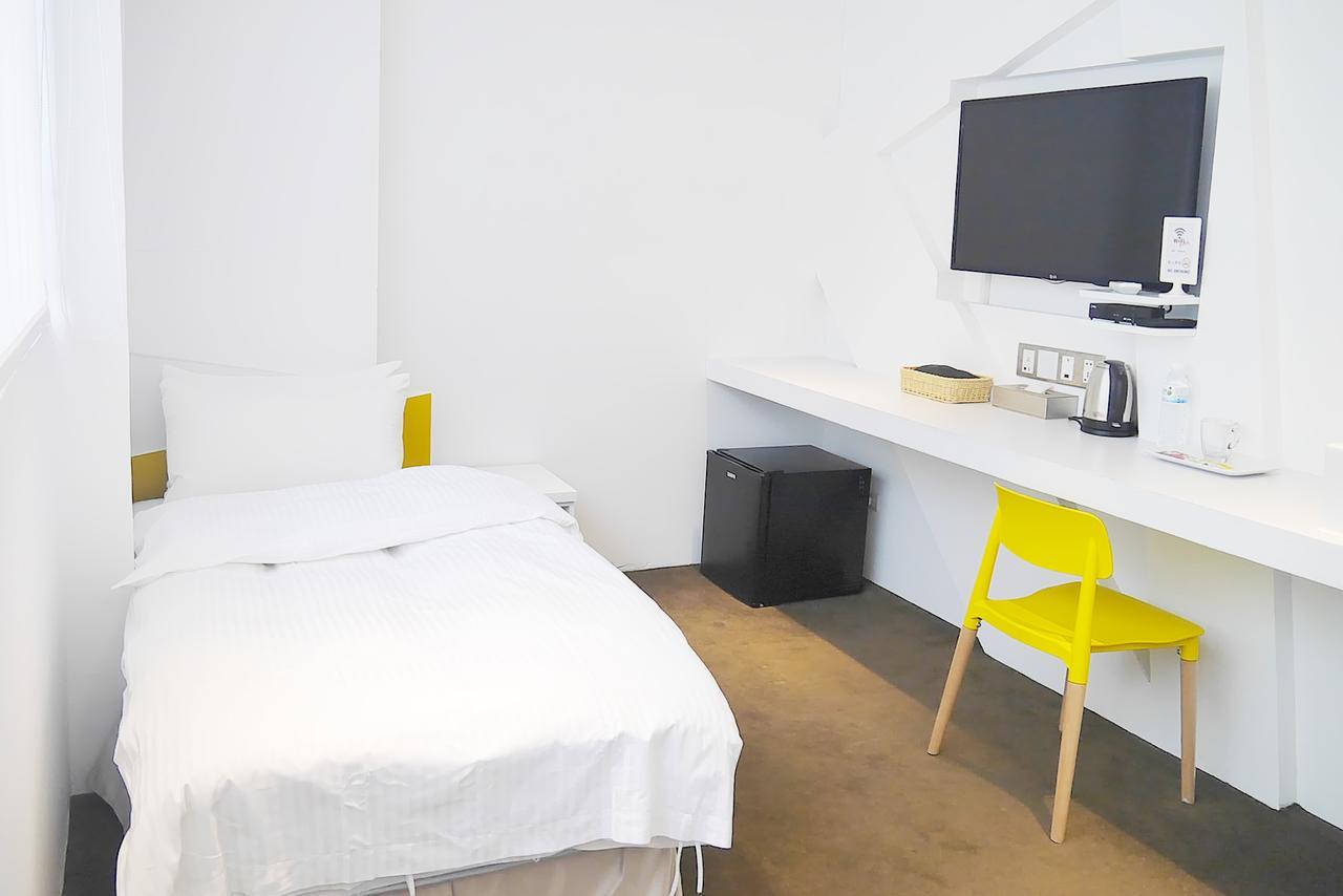 Time Flyer Hotel Тайджун Екстериор снимка