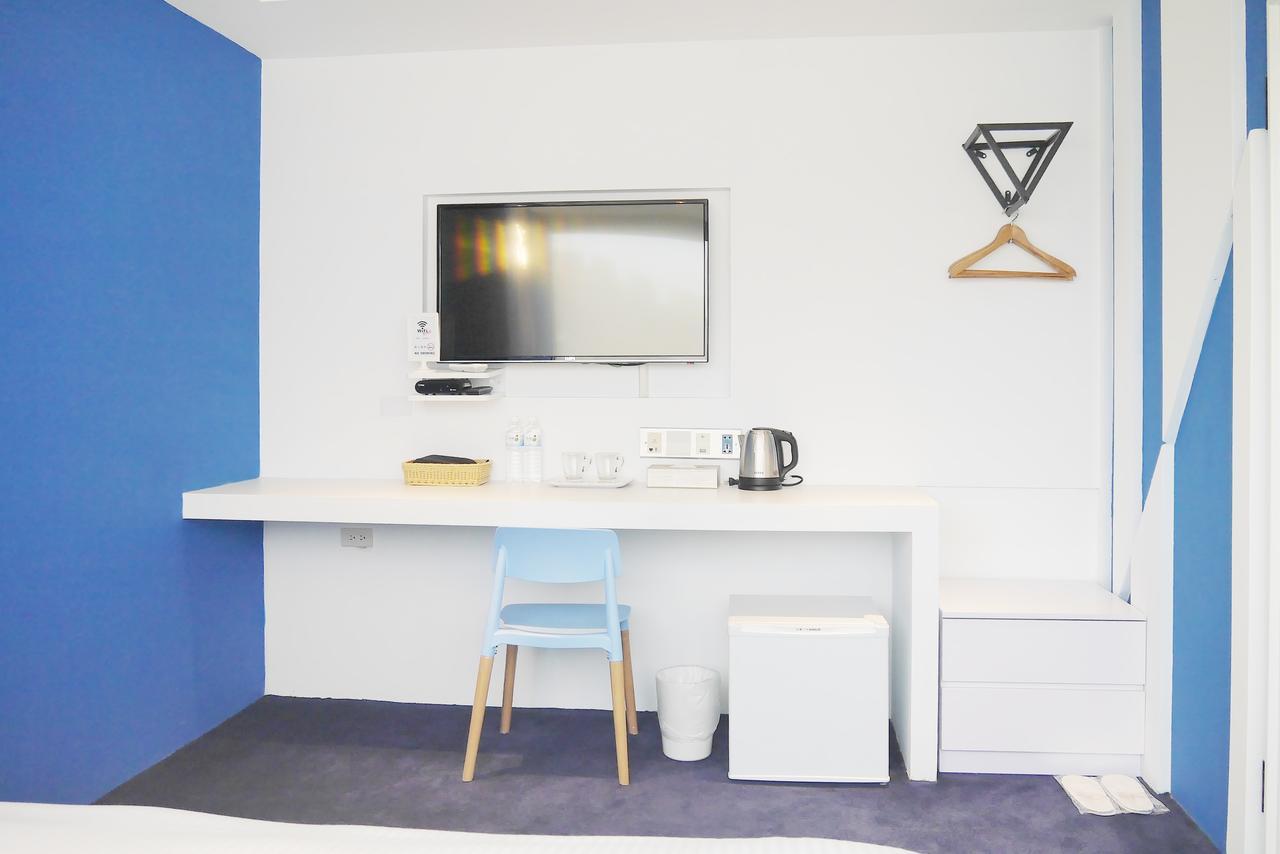Time Flyer Hotel Тайджун Екстериор снимка