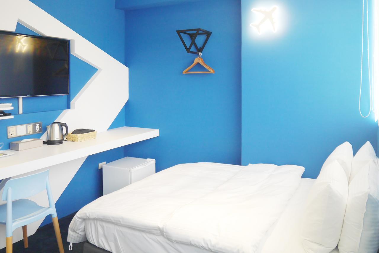 Time Flyer Hotel Тайджун Екстериор снимка